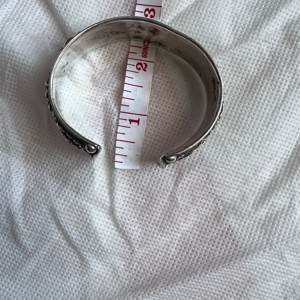 Antique sterling silver bangle. - Picture 5 of 5